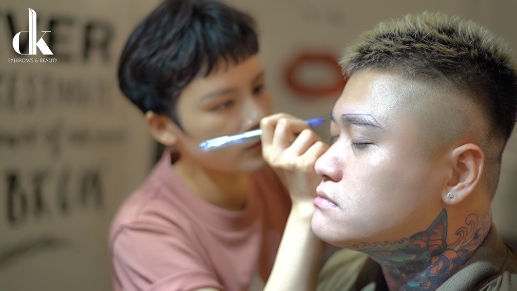 DJ Tít bật mí bí kíp đẹp chuẩn đến từng centimet không cần make up