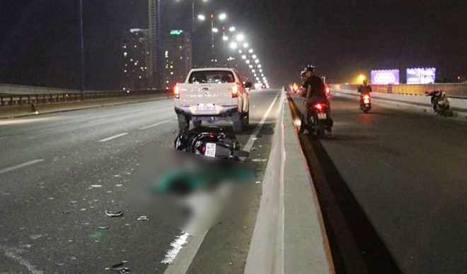 Đi xe máy vào làn ô tô trên cầu Sài Gòn, nam thanh niên tử nạn
