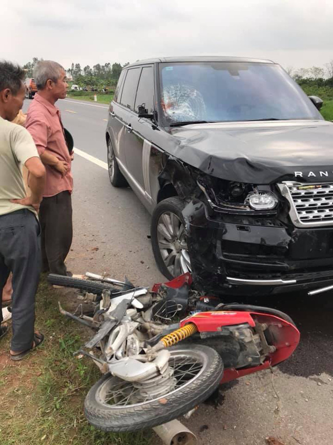 Xe Range Rover gây tai nạn kinh hoàng, 2 vợ chồng thương vong