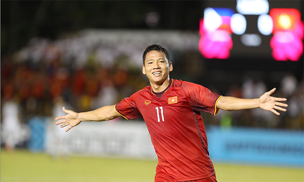 Việt Nam 2-1 Philippines: 'Song Đức' tỏa sáng