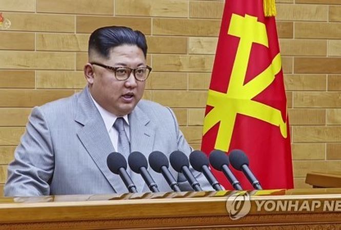 Chủ tịch Kim Jong-un:Nút kích hoạt hạt nhân luôn nằm trên bàn làm việc