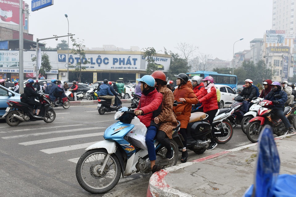 25 Tết, cửa ngõ giao thông thành phố hoàn toàn tê liệt