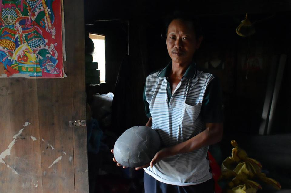 Kỳ lạ vách đá 30 năm ‘đẻ trứng’ một lần ở Trung Quốc