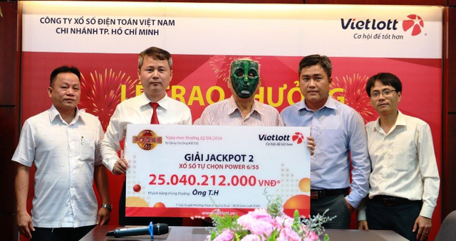 Cụ ông 84 tuổi thành tỷ phú khi ẵm Jackpot hơn 25 tỷ đồng