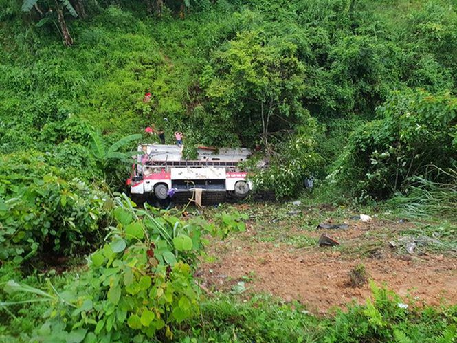 Cao Bằng: Nguyên nhân xe khách lao xuống vực, 15 người thương vong