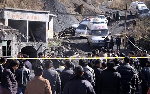 Sập mỏ than ở Trung Quốc 2 ngưởi tử vong, 18 người mất tích