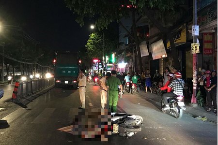 Sài Gòn: Người phụ nữ bị xe rác cán chết trong đêm