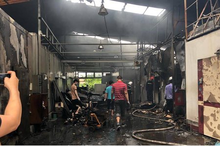 Hà Nội: 4 xưởng cháy lớn trong đêm khiến 8 người chết và mất tích