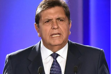 Cựu tổng thống Peru tự sát khi bị cảnh sát đến nhà bắt giữ