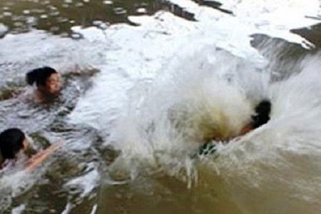 Thanh Hóa: 4 học sinh lớp 7 đuối nước khi rủ nhau xuống sông Mã tắm