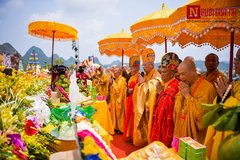 Độc đáo nghi lễ tắm Phật chùa Tam Chúc, mừng Đại lễ Phật đản Vesak 2019