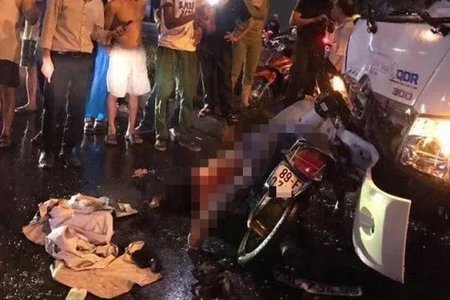 Hưng Yên: Xe cứu hộ đâm thằng vào xe máy chở 4, người mẹ 20 tuổi tử vong