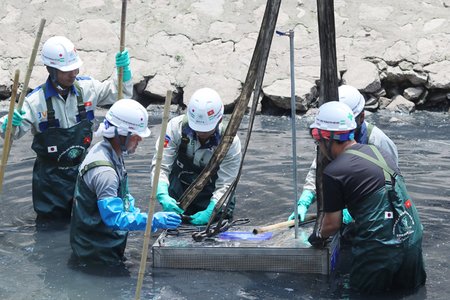 Hà Nội bắt đầu thí điểm làm sạch sông Tô Lịch bằng công nghệ Nhật Bản