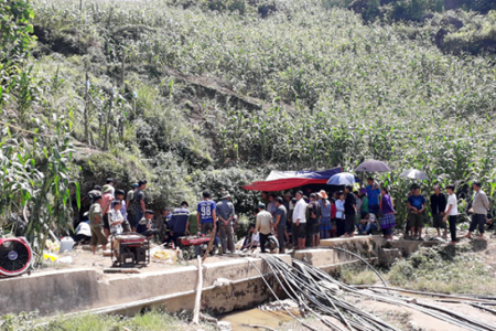 Chưa tiếp cận được nạn nhân mắc kẹt 7 ngày trong hang đá ở Lào Cai