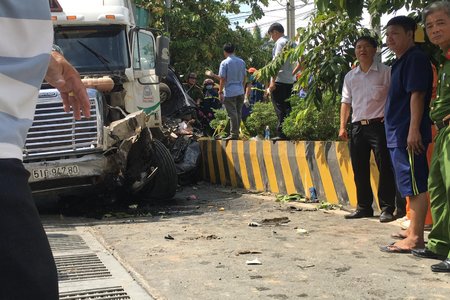 Nguyên nhân ban đầu vụ xe container tông ô tô con khiến 5 người tử vong ở Tây Ninh