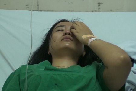 Nữ bác sĩ sản khoa bị người nhà bệnh nhân đánh tại bệnh viện