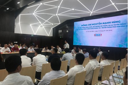 Bộ trưởng Nguyễn Mạnh Hùng: 'Doanh nghiệp CNTT là đầu tàu cho nền kinh tế'