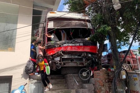 Vụ xe khách đâm hàng loạt xe máy ở Quảng Ninh: Lái xe phát hiện bị nổ một bát phanh