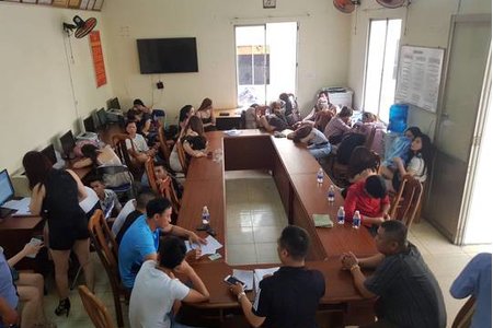 TP HCM: Đột kích vũ trường bắt giữ Việt kiều Mỹ chuyên bán ma tuý cho khách