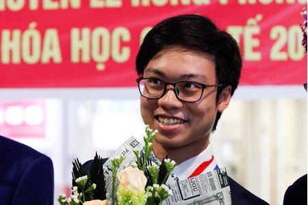 'Bí mật' của chàng trai Vàng đầu tiên đạt điểm tuyệt đối Olympic Hóa học quốc tế