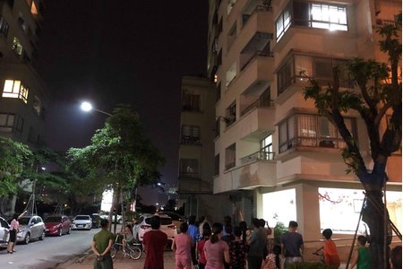 Hà Nội: Cố mở cửa sổ, người phụ nữ trượt chân rơi từ tầng 16 toà nhà chung cư tử vong