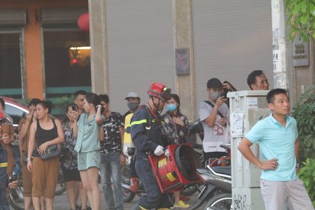 Cháy quán massage trên đường Trần Khát Chân nhiều người tháo chạy