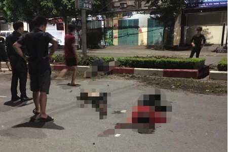 Thái Nguyên: Xe máy kẹp 5 lao vào dải phân cách, 4 người tử vong