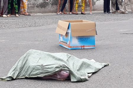 Thông tin mới vụ người phụ nữ làm rơi bao tải chứa thi thể thai nhi giữa đường