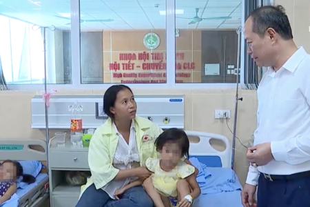80 trẻ mầm non nhập viện nghi do ngộ độc thực phẩm ở Phú Thọ