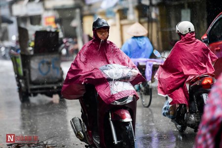 Chỉ số ô nhiễm không khí ở Hà Nội giảm mạnh sau mưa