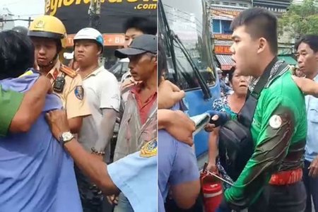 Mâu thuẫn sau va chạm, tài xế xe buýt đâm người trên phố Sài Gòn