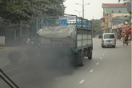 Bộ GTVT chỉ đạo kiểm tra đột xuất khí thải xe ô tô xả khói đen