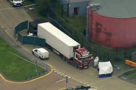 Thủ tướng giao Bộ Công an, Bộ Ngoại giao phối hợp làm rõ nghi có người Việt trong vụ 39 người chết trong xe container ở Anh