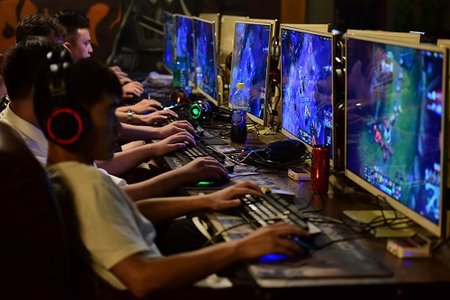 Trung Quốc ban hành lệnh cấm trẻ em chơi game quá 90 phút một ngày, xuyên đêm