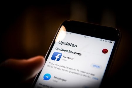 Facebook phát hành bản cập nhật vá lỗi mở camera trong iPhone