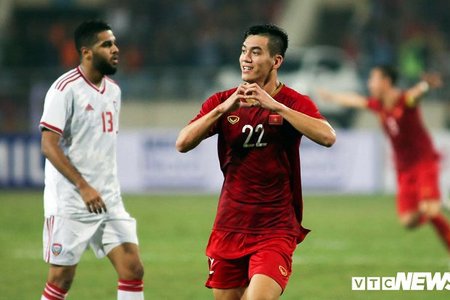 Tiến Linh ghi bàn đánh bại UAE, Việt Nam lên đầu bảng G Vòng loại World Cup 2022