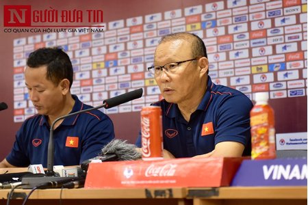 HLV Park Hang-seo: 'Giờ là lúc để toàn đội tập trung toàn lực cho trận đấu với Thái Lan'