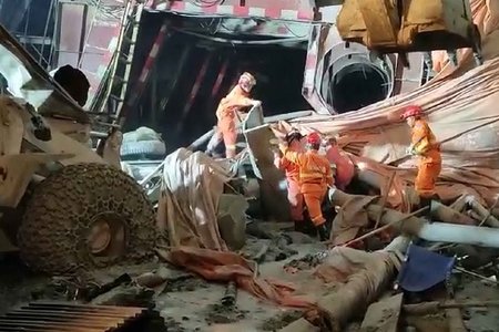 Sập hầm cao tốc đang xây ở Trung Quốc, ít nhất 6 người chết