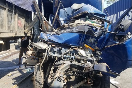 Container đâm loạt xe chờ đèn đỏ trên Xa lộ Hà Nội, 1 người tử vong tại chỗ