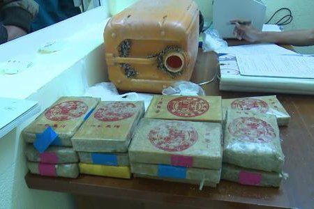 25 bánh heroin dạt vào bờ biển Quảng Nam