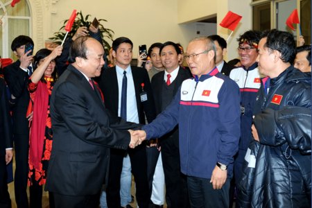Thủ tướng Nguyễn Xuân Phúc gửi thư động viên HLV Park Hang-seo và Đoàn Thể thao Việt Nam