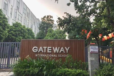 Vụ bé trai 6 tuổi trường Gateway tử vong: Vì sao nữ hiệu trưởng vô can?