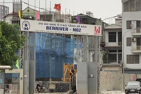 Long Biên: Dân cư nơm nớp sống dưới cẩu tháp không phép tại dự án Berriver