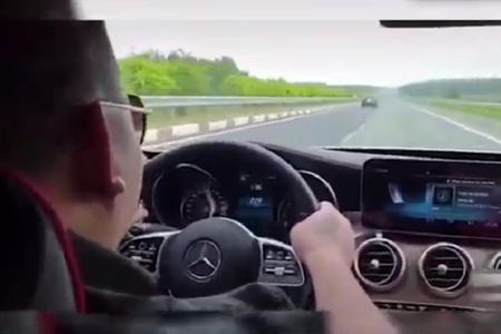 Xác minh thông tin tài xế Mercedes phóng tốc độ 234km/h trên cao tốc