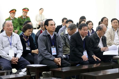 Hai cựu Chủ tịch UBND TP Đà Nẵng và đồng phạm tiếp tục hầu tòa