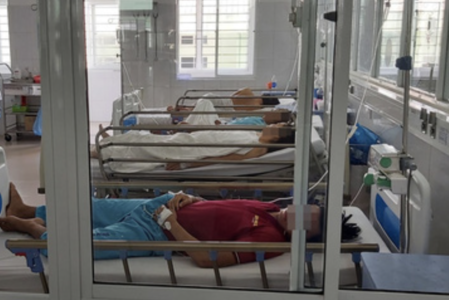 Đà Nẵng: Lấy 18 mẫu thức ăn điều tra vụ 133 người nhập viện