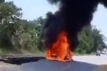 Xe Hyundai Santafe bốc cháy ngùn ngụt trên đường, tài xế bị bỏng nặng