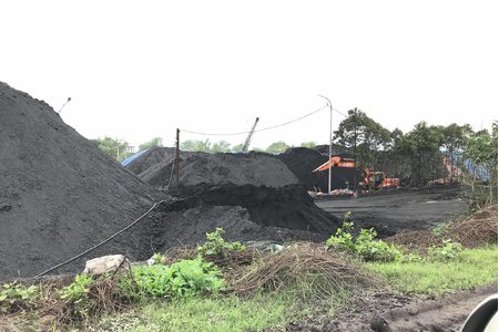 Bắc Giang: Cần làm rõ những dấu hiệu sai phạm tại bãi tập kết than xã Đồng Sơn