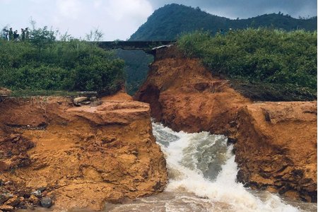 Vỡ đập thủy điện ở Phú Thọ, khẩn cấp di dời các hộ dân