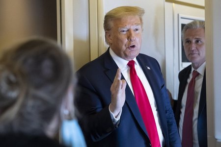 Tổng thống Trump hoãn hội nghị thượng đỉnh G7
